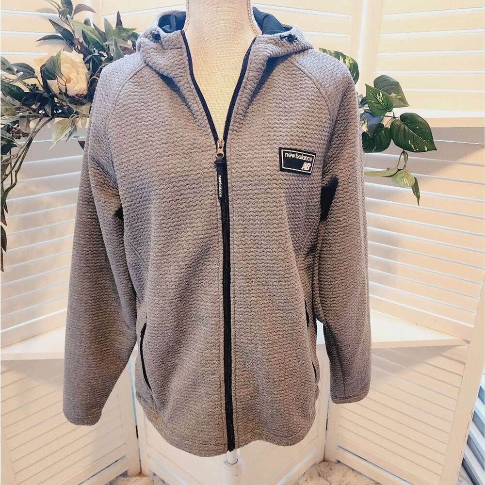 NEW BALANCE GRAY HOODED ZIP UP PUCKET JACKET WITH POCKETS SIZE SMALL